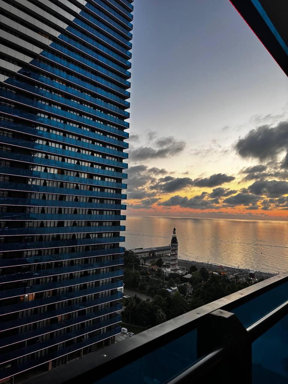 Orbi City Aparthotel Batumi Kültér fotó